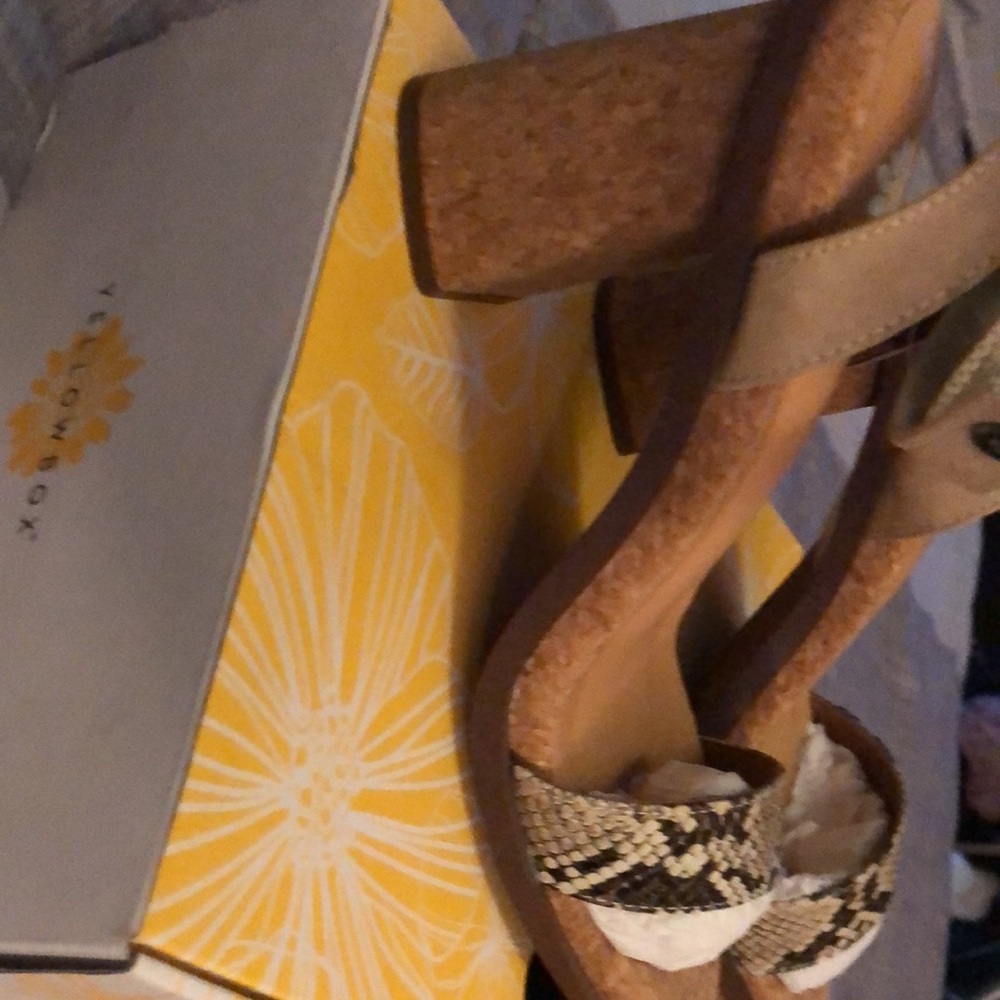 YellowBox - Picture 4 of 4